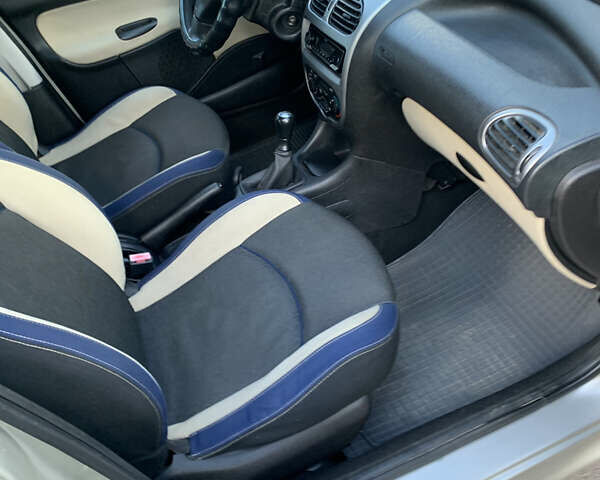 Серый Пежо 206, объемом двигателя 1.36 л и пробегом 115 тыс. км за 2500 $, фото 22 на Automoto.ua