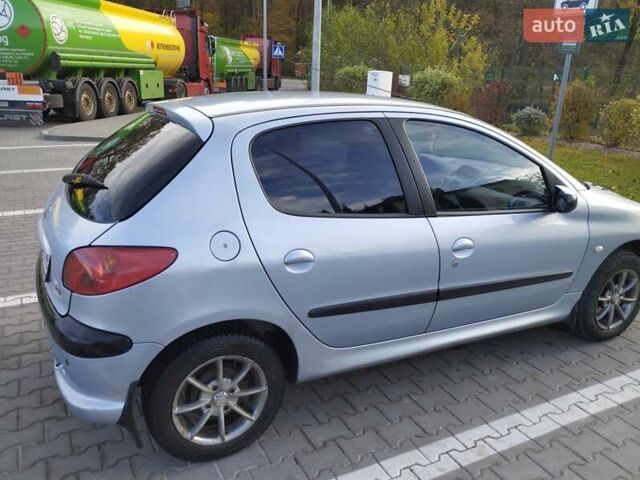 Серый Пежо 206, объемом двигателя 1.4 л и пробегом 178 тыс. км за 3200 $, фото 8 на Automoto.ua