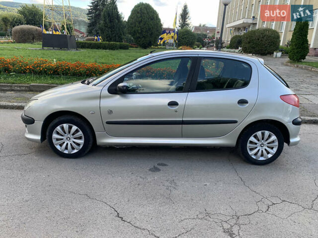 Серый Пежо 206, объемом двигателя 1.36 л и пробегом 115 тыс. км за 2500 $, фото 5 на Automoto.ua