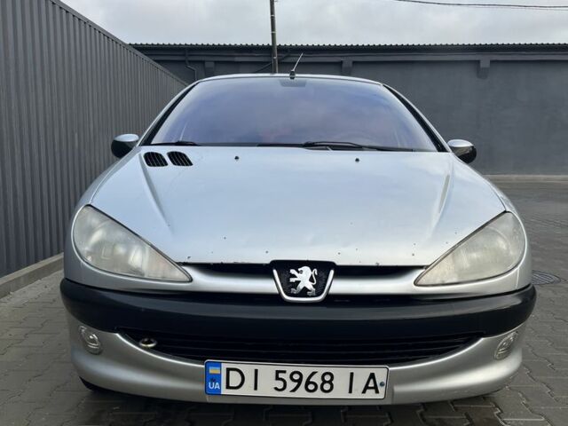 Серый Пежо 206, объемом двигателя 1.4 л и пробегом 130 тыс. км за 3000 $, фото 1 на Automoto.ua