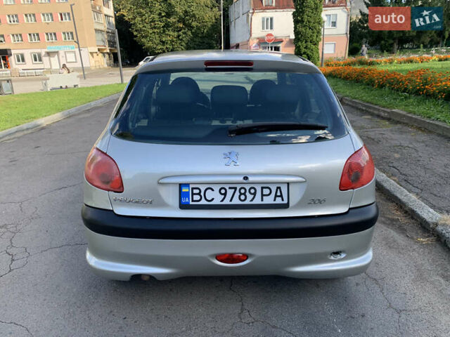 Серый Пежо 206, объемом двигателя 1.36 л и пробегом 115 тыс. км за 2500 $, фото 8 на Automoto.ua