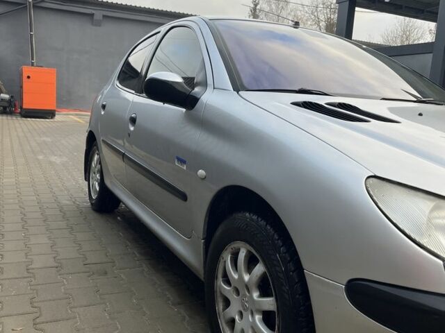 Серый Пежо 206, объемом двигателя 1.4 л и пробегом 130 тыс. км за 3000 $, фото 4 на Automoto.ua