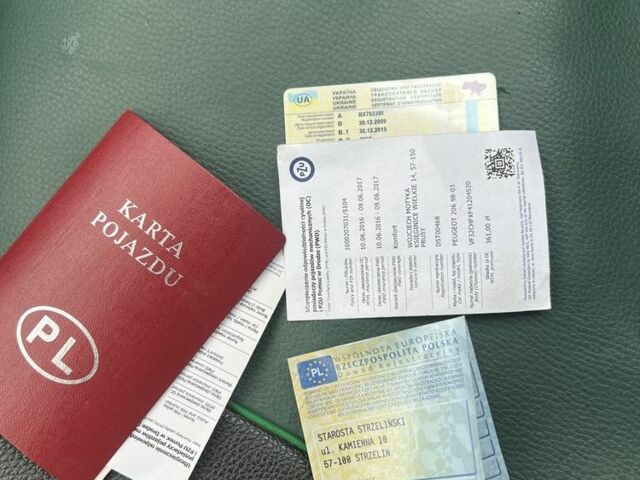 Серый Пежо 206, объемом двигателя 1.4 л и пробегом 230 тыс. км за 650 $, фото 3 на Automoto.ua