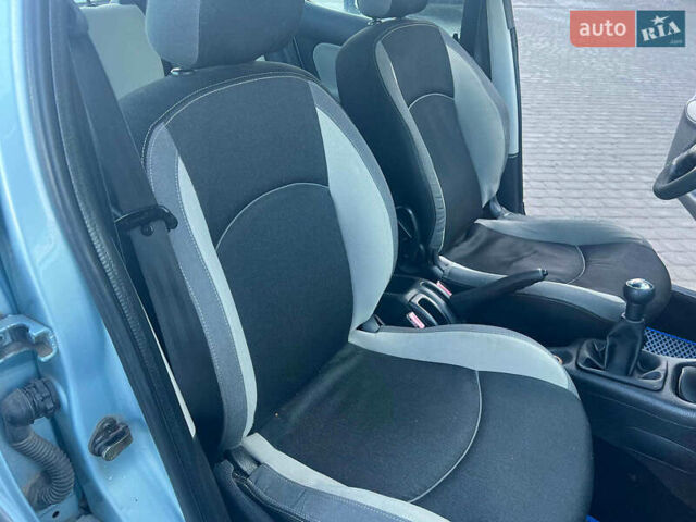 Сірий Пежо 206, об'ємом двигуна 1.2 л та пробігом 211 тис. км за 1300 $, фото 28 на Automoto.ua