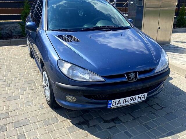 Сірий Пежо 206, об'ємом двигуна 1.6 л та пробігом 175 тис. км за 3700 $, фото 4 на Automoto.ua