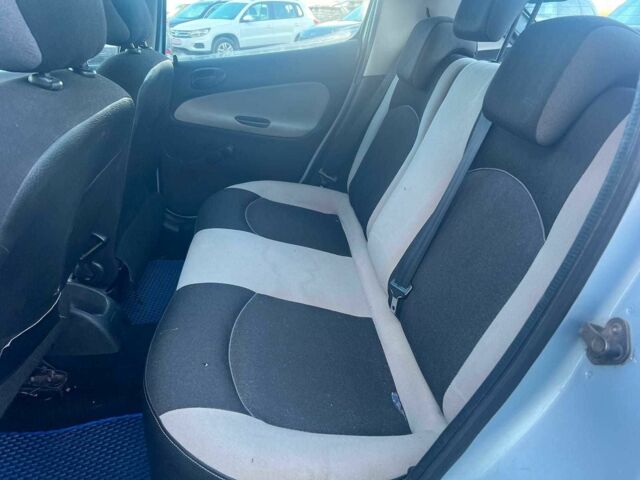 Сірий Пежо 206, об'ємом двигуна 1.2 л та пробігом 211 тис. км за 2300 $, фото 23 на Automoto.ua