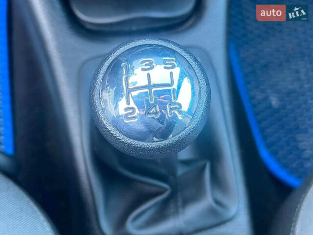 Сірий Пежо 206, об'ємом двигуна 1.2 л та пробігом 211 тис. км за 1300 $, фото 19 на Automoto.ua