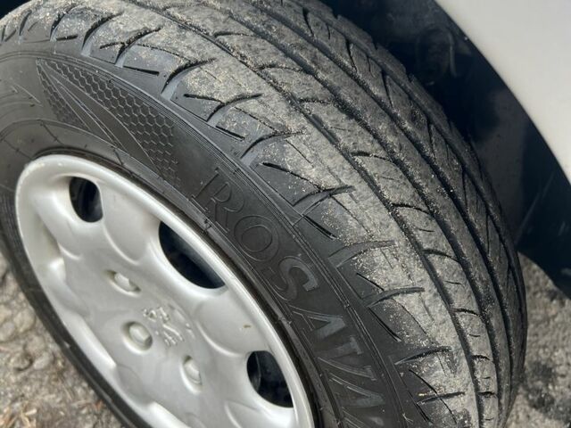 Серый Пежо 206, объемом двигателя 1.4 л и пробегом 230 тыс. км за 650 $, фото 6 на Automoto.ua