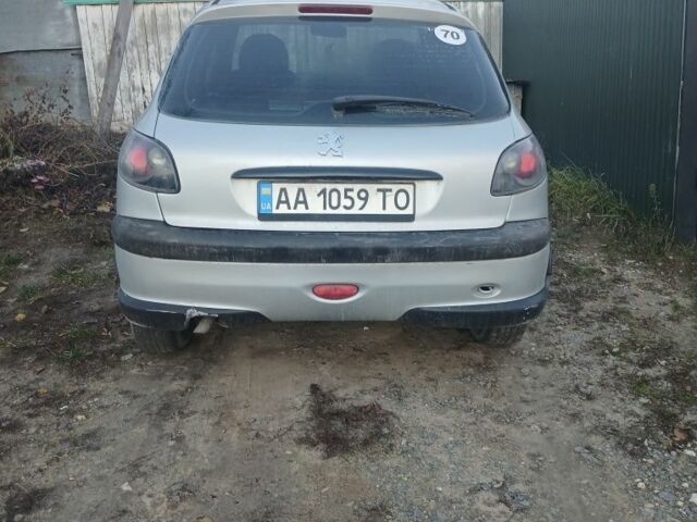 Серый Пежо 206, объемом двигателя 1.4 л и пробегом 186 тыс. км за 2500 $, фото 2 на Automoto.ua