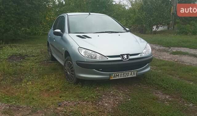 Серый Пежо 206, объемом двигателя 1.4 л и пробегом 220 тыс. км за 3400 $, фото 14 на Automoto.ua