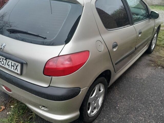 Сірий Пежо 206, об'ємом двигуна 1.4 л та пробігом 100 тис. км за 2500 $, фото 5 на Automoto.ua