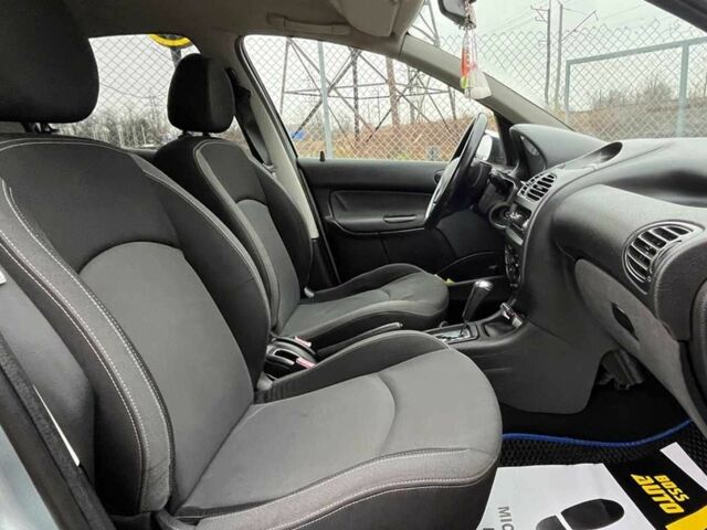 Серый Пежо 206, объемом двигателя 1.4 л и пробегом 171 тыс. км за 3999 $, фото 14 на Automoto.ua