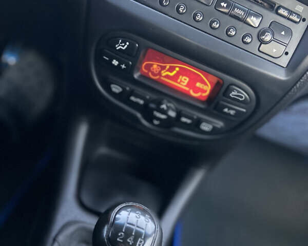 Серый Пежо 206, объемом двигателя 1.36 л и пробегом 173 тыс. км за 3350 $, фото 9 на Automoto.ua