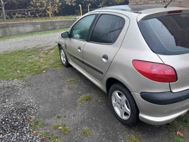 Сірий Пежо 206, об'ємом двигуна 1.4 л та пробігом 100 тис. км за 2500 $, фото 2 на Automoto.ua