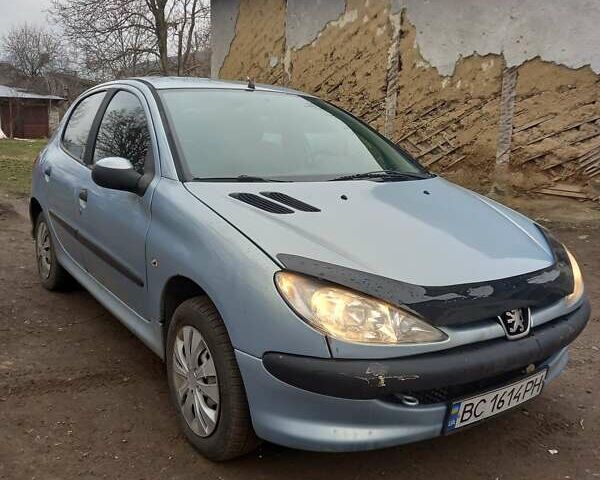 Серый Пежо 206, объемом двигателя 1.4 л и пробегом 169 тыс. км за 3750 $, фото 4 на Automoto.ua