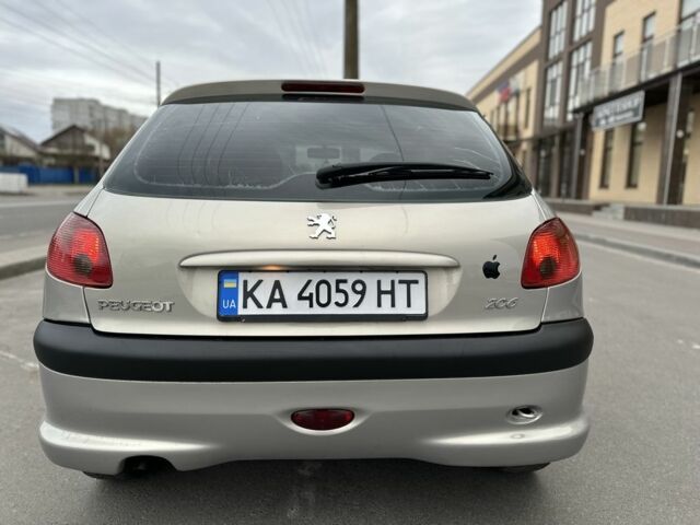 Серый Пежо 206, объемом двигателя 1.4 л и пробегом 171 тыс. км за 3500 $, фото 5 на Automoto.ua