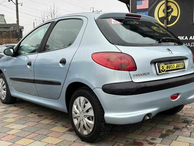 Серый Пежо 206, объемом двигателя 1.4 л и пробегом 171 тыс. км за 3999 $, фото 4 на Automoto.ua