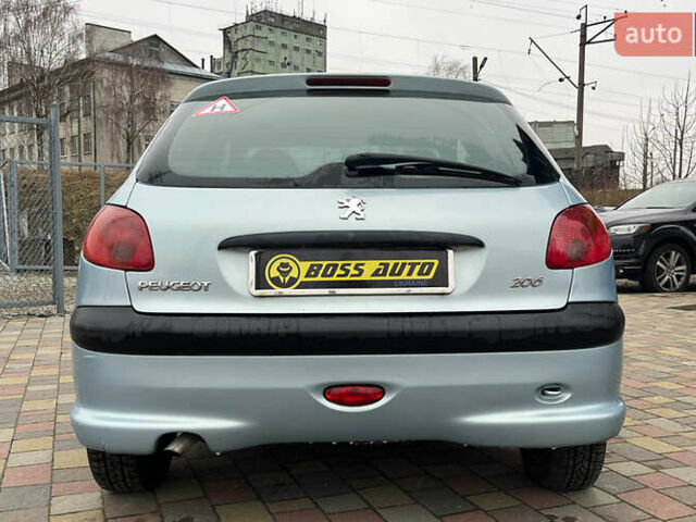 Сірий Пежо 206, об'ємом двигуна 1.36 л та пробігом 171 тис. км за 3999 $, фото 5 на Automoto.ua