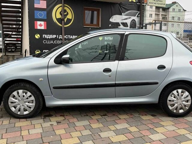 Серый Пежо 206, объемом двигателя 1.4 л и пробегом 171 тыс. км за 3999 $, фото 3 на Automoto.ua