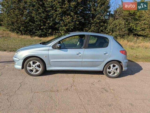 Сірий Пежо 206, об'ємом двигуна 1.59 л та пробігом 246 тис. км за 4100 $, фото 2 на Automoto.ua