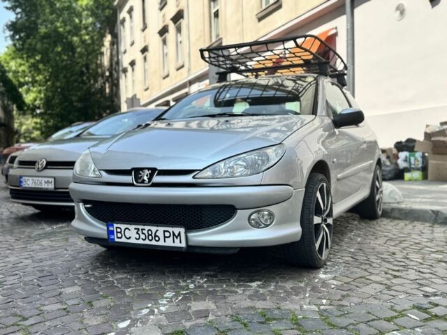 Сірий Пежо 206, об'ємом двигуна 1.4 л та пробігом 200 тис. км за 2950 $, фото 5 на Automoto.ua