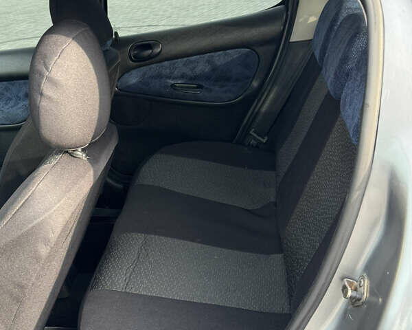 Серый Пежо 206, объемом двигателя 1.59 л и пробегом 90 тыс. км за 3399 $, фото 11 на Automoto.ua