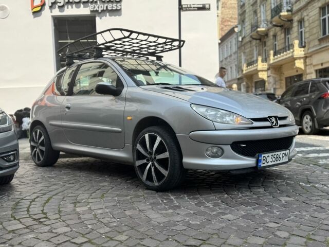 Сірий Пежо 206, об'ємом двигуна 1.4 л та пробігом 200 тис. км за 2950 $, фото 4 на Automoto.ua