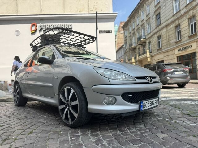 Сірий Пежо 206, об'ємом двигуна 1.4 л та пробігом 200 тис. км за 2950 $, фото 10 на Automoto.ua