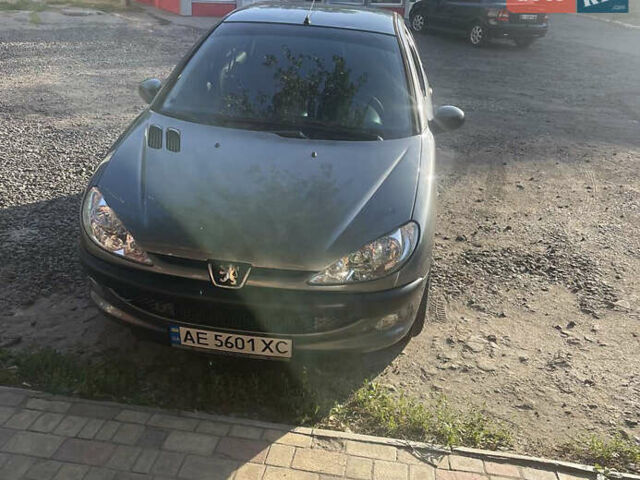 Серый Пежо 206, объемом двигателя 1.6 л и пробегом 43 тыс. км за 4600 $, фото 4 на Automoto.ua