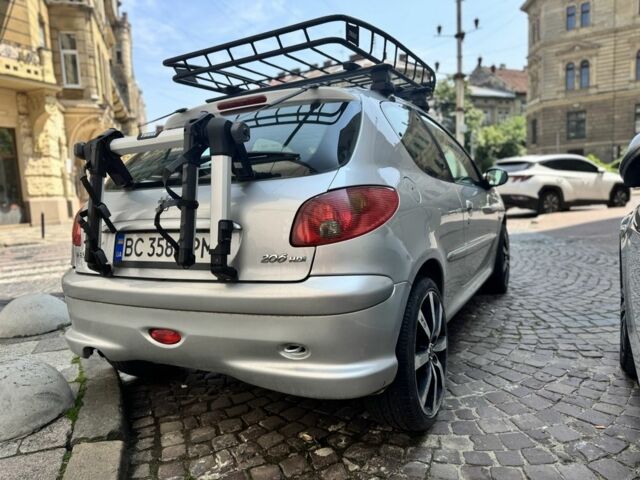 Сірий Пежо 206, об'ємом двигуна 1.4 л та пробігом 200 тис. км за 2950 $, фото 9 на Automoto.ua