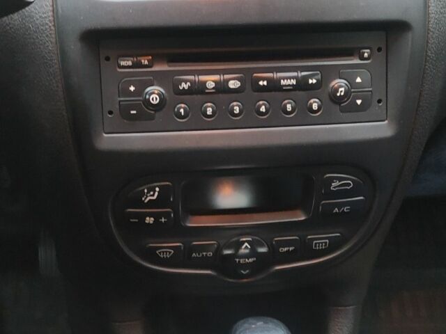 Сірий Пежо 206, об'ємом двигуна 0 л та пробігом 91 тис. км за 2700 $, фото 7 на Automoto.ua