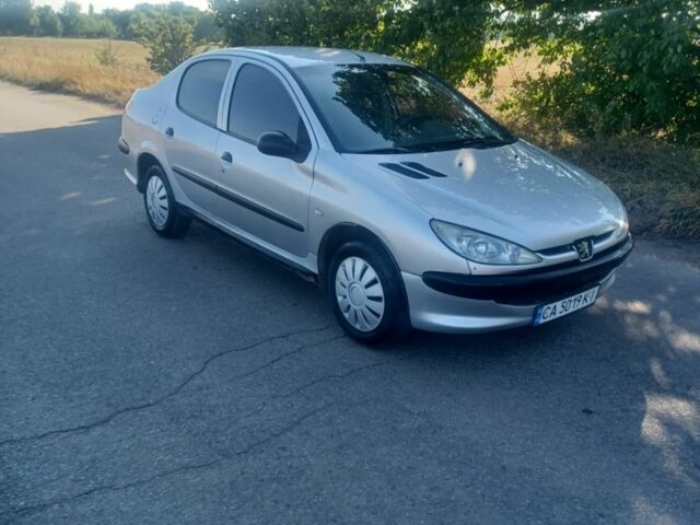 Серый Пежо 206, объемом двигателя 1.4 л и пробегом 200 тыс. км за 3000 $, фото 4 на Automoto.ua