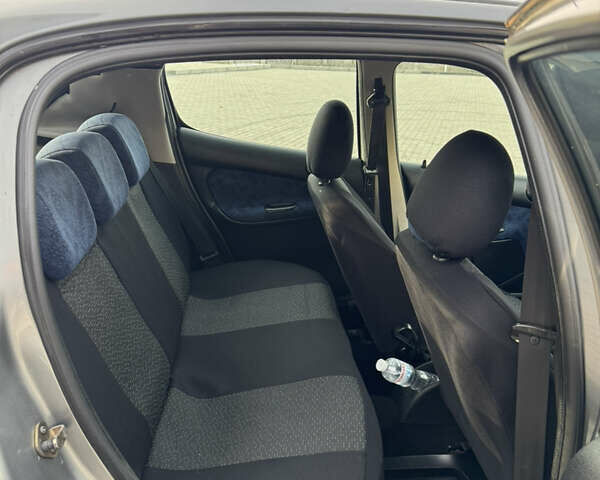 Серый Пежо 206, объемом двигателя 1.59 л и пробегом 90 тыс. км за 3399 $, фото 10 на Automoto.ua