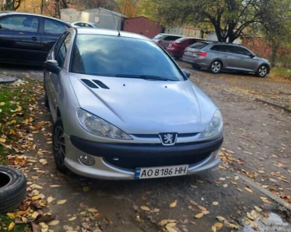 Сірий Пежо 206, об'ємом двигуна 1.4 л та пробігом 230 тис. км за 3500 $, фото 2 на Automoto.ua