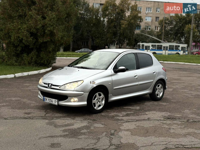 Пежо 206 2008 в Ровно на Automoto.ua Серый Пежо 206, объемом двигателя 1.4 л и пробегом 151 тыс. км за 3250 $, фото 2 на Automoto.ua