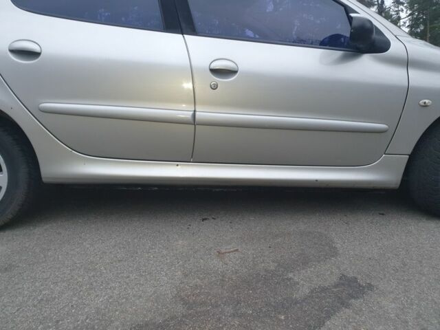 Серый Пежо 206, объемом двигателя 1.4 л и пробегом 260 тыс. км за 3000 $, фото 15 на Automoto.ua