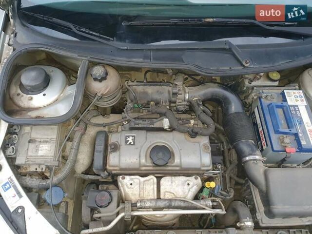 Сірий Пежо 206, об'ємом двигуна 1.36 л та пробігом 260 тис. км за 3000 $, фото 10 на Automoto.ua