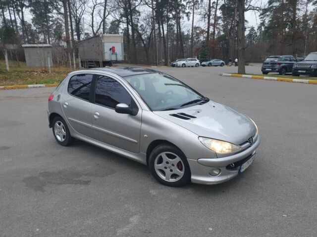 Серый Пежо 206, объемом двигателя 1.4 л и пробегом 260 тыс. км за 3000 $, фото 5 на Automoto.ua