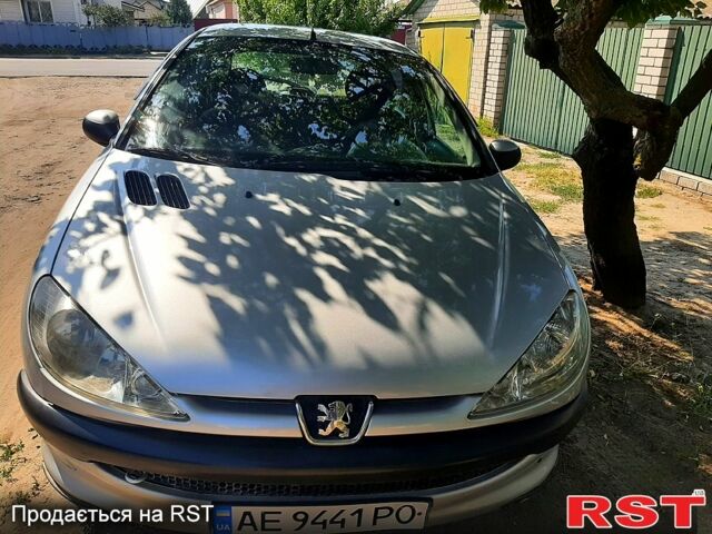 Сірий Пежо 206, об'ємом двигуна 1.4 л та пробігом 0 тис. км за 3300 $, фото 4 на Automoto.ua