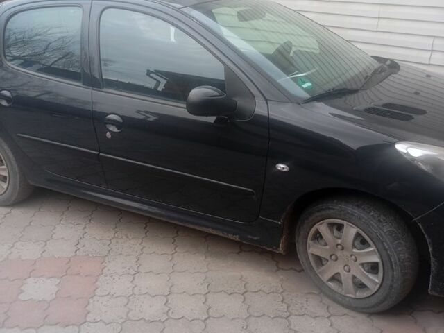 Серый Пежо 206, объемом двигателя 1.1 л и пробегом 124 тыс. км за 4300 $, фото 2 на Automoto.ua