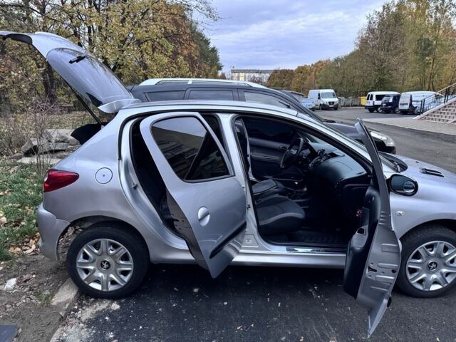 Серый Пежо 206, объемом двигателя 1.4 л и пробегом 278 тыс. км за 3250 $, фото 2 на Automoto.ua