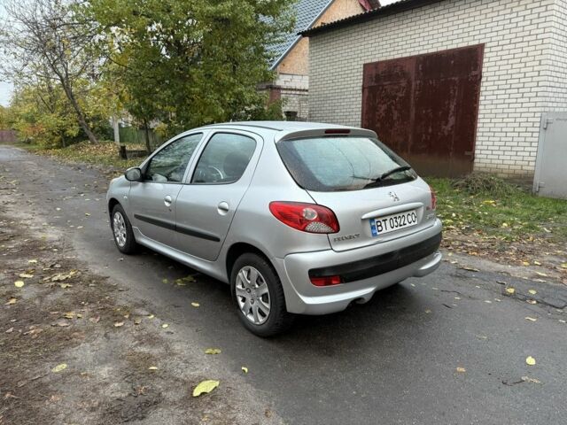 Пежо 206 2009 в Кременчуге на Automoto.ua Серый Пежо 206, объемом двигателя 1.1 л и пробегом 188 тыс. км за 3500 $, фото 5 на Automoto.ua