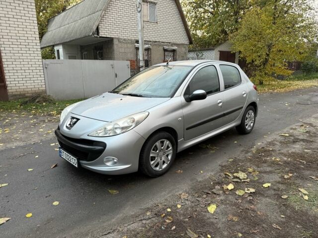 Пежо 206 2009 в Кременчуге на Automoto.ua Серый Пежо 206, объемом двигателя 1.1 л и пробегом 188 тыс. км за 3500 $, фото 3 на Automoto.ua