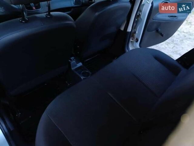 Серый Пежо 206, объемом двигателя 1.4 л и пробегом 228 тыс. км за 3600 $, фото 9 на Automoto.ua