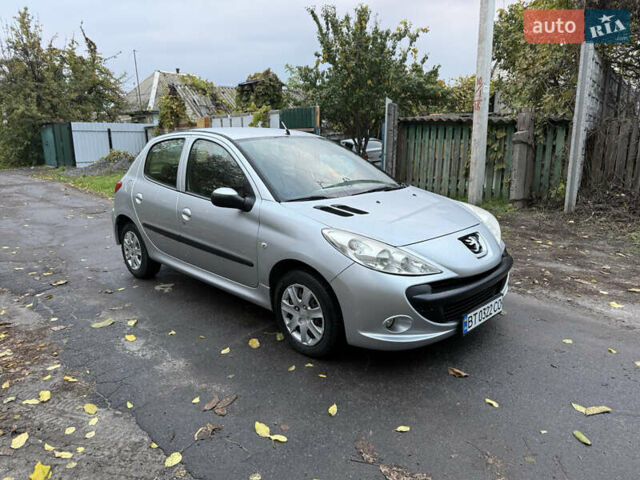 Пежо 206 2009 в Кременчуге на Automoto.ua Серый Пежо 206, объемом двигателя 1.12 л и пробегом 188 тыс. км за 3500 $, фото 12 на Automoto.ua