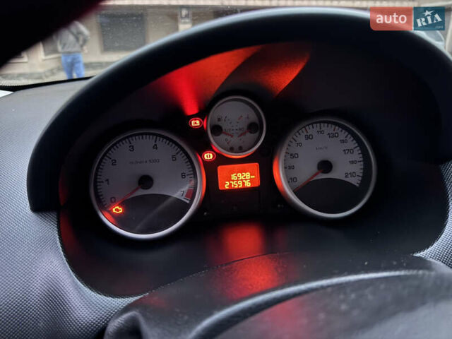 Серый Пежо 206, объемом двигателя 1.36 л и пробегом 278 тыс. км за 3250 $, фото 13 на Automoto.ua