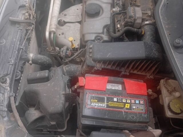 Серый Пежо 206, объемом двигателя 1.1 л и пробегом 124 тыс. км за 4300 $, фото 5 на Automoto.ua