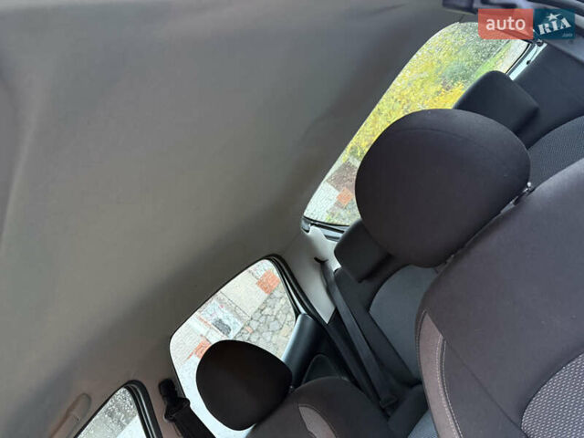 Пежо 206 2009 в Кременчуге на Automoto.ua Серый Пежо 206, объемом двигателя 1.12 л и пробегом 188 тыс. км за 3500 $, фото 17 на Automoto.ua