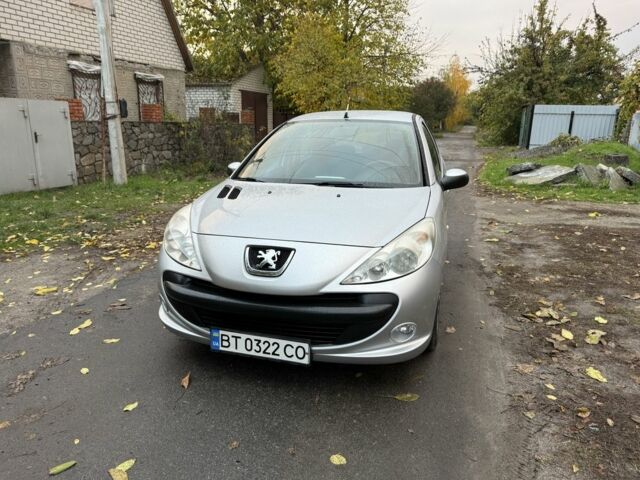 Пежо 206 2009 в Кременчуге на Automoto.ua Серый Пежо 206, объемом двигателя 1.1 л и пробегом 188 тыс. км за 3500 $, фото 2 на Automoto.ua