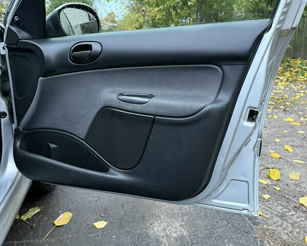 Пежо 206 2009 в Кременчуге на Automoto.ua Серый Пежо 206, объемом двигателя 1.12 л и пробегом 188 тыс. км за 3500 $, фото 26 на Automoto.ua